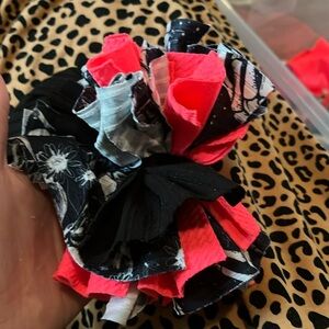 B33 Small Shop Jumbo Shredded Headwrap— Neon Pink and B/W Floral Print